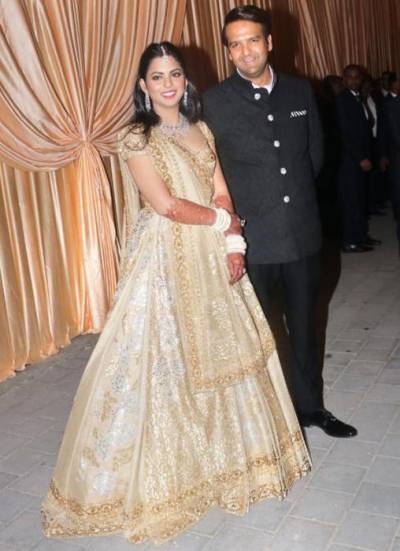 Isha Ambani Lifestyle Wiki Net Worth Income Salary House