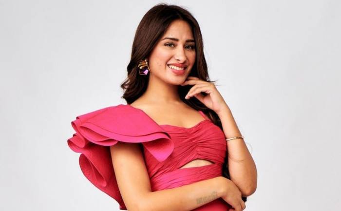 Mahira Sharma Lifestyle Wiki Net Worth Income Salary