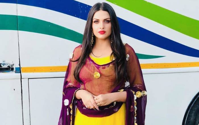 Himanshi Khurana Lifestyle Wiki Net Worth Income Salary