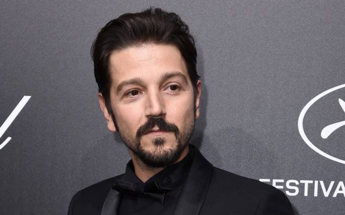Diego Luna Lifestyle, Wiki, Net Worth, Income, Salary, House, Cars, Favorites, Affairs, Awards, Family, Facts & Biography