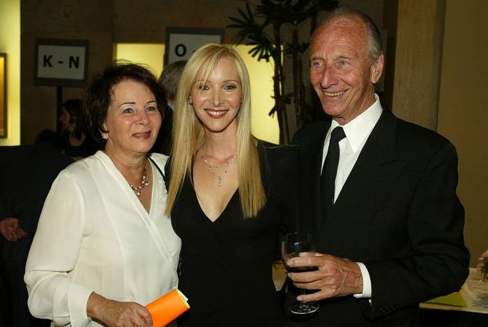 Lisa Kudrow Lifestyle Height Wiki Net Worth Income