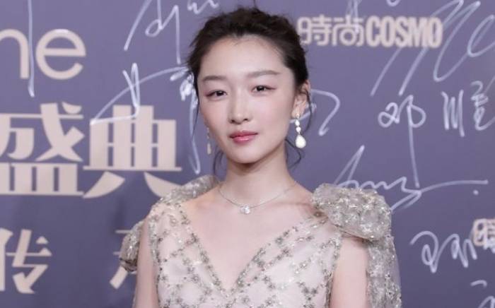 Zhou Dongyu Lifestyle, Height, Wiki, Net Worth, Income, Salary, Cars,  Favorites, Affairs, Awards, Family, Biography & Facts 