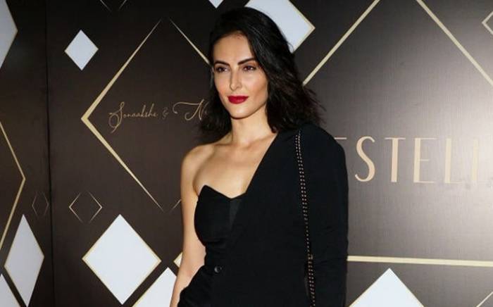 Mandana Karimi Lifestyle Age Height Weight Family Wiki