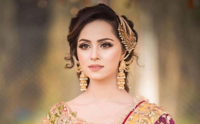 Nimra Khan Lifestyle Age Height Weight Family Wiki Net